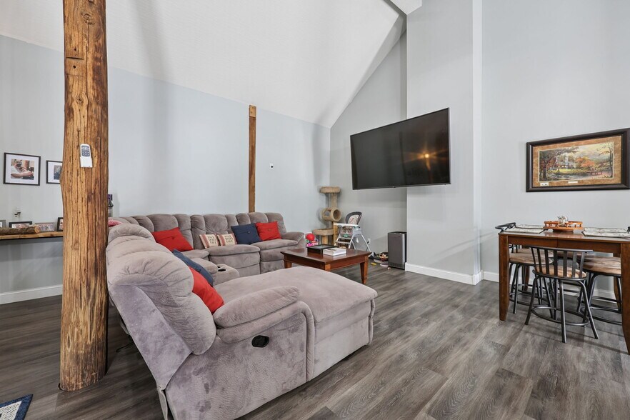 More Photos Of 1520 Island Rd, Circleville Multifamily For Sale