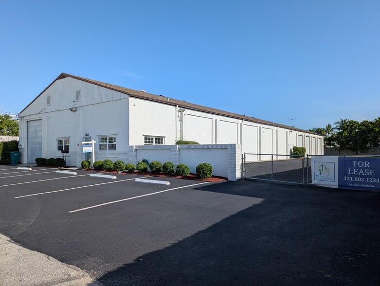 More Photos Of 128 Tomahawk Dr, Indian Harbour Beach Warehouse For Lease
