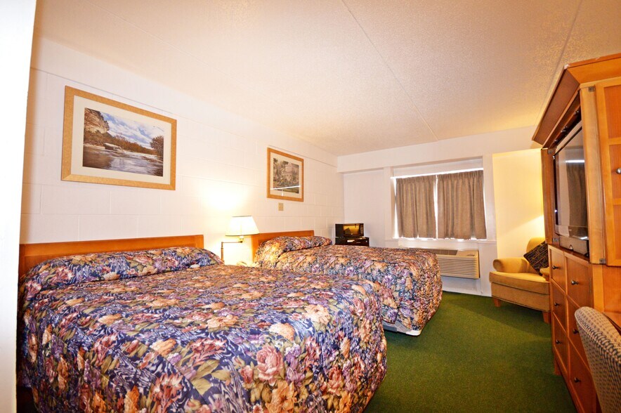 More Photos Of 45 Service Rd N, Moose Jaw Hotel For Sale