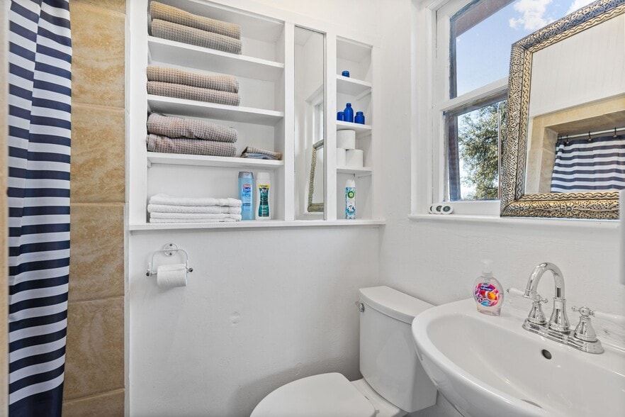 More Photos Of 5322 State Hwy 16 N, Bandera Hospitality For Sale