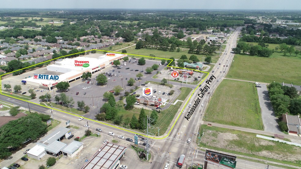 More Photos Of 2220-2252 Ambassador Caffery Pky, Lafayette Supermarket For Lease