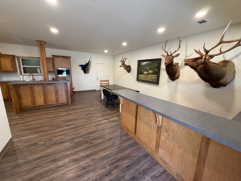 More Photos Of 7900 Doyle Springs Rd, Little Rock Warehouse For Sale