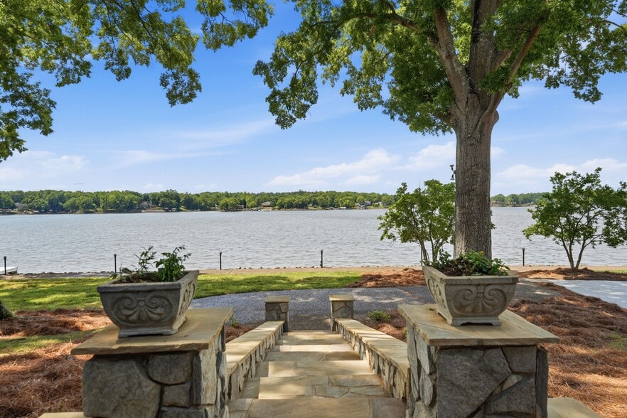More Photos Of 9715 Nine Eagles Ln, Charlotte Specialty For Sale