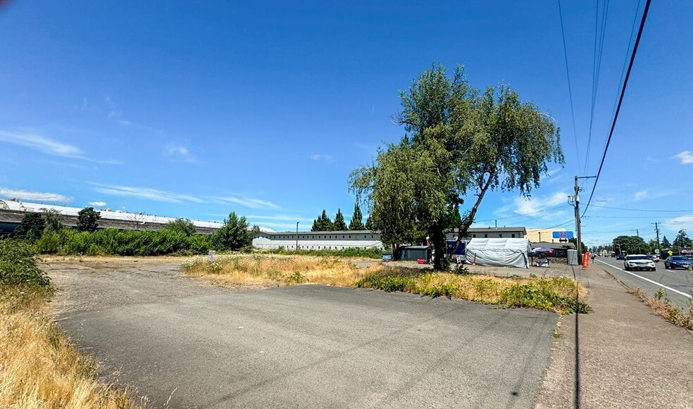 Primary Photo Of 3125 - 3157 Portland Road NE, Salem Industrial For Sale