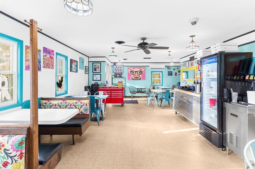 More Photos Of 45 S Walnut St, Sharpsville General Retail For Sale