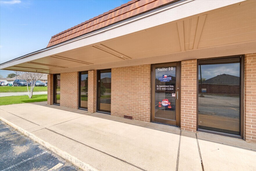More Photos Of 2701 Osler Dr, Grand Prairie Medical For Sale