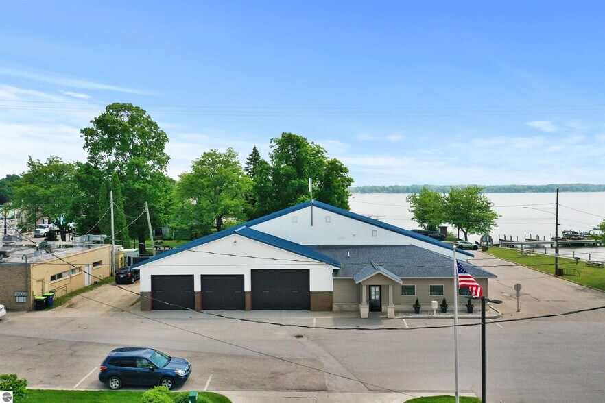 Primary Photo Of 115 W John St, Lake City Research And Development For Sale