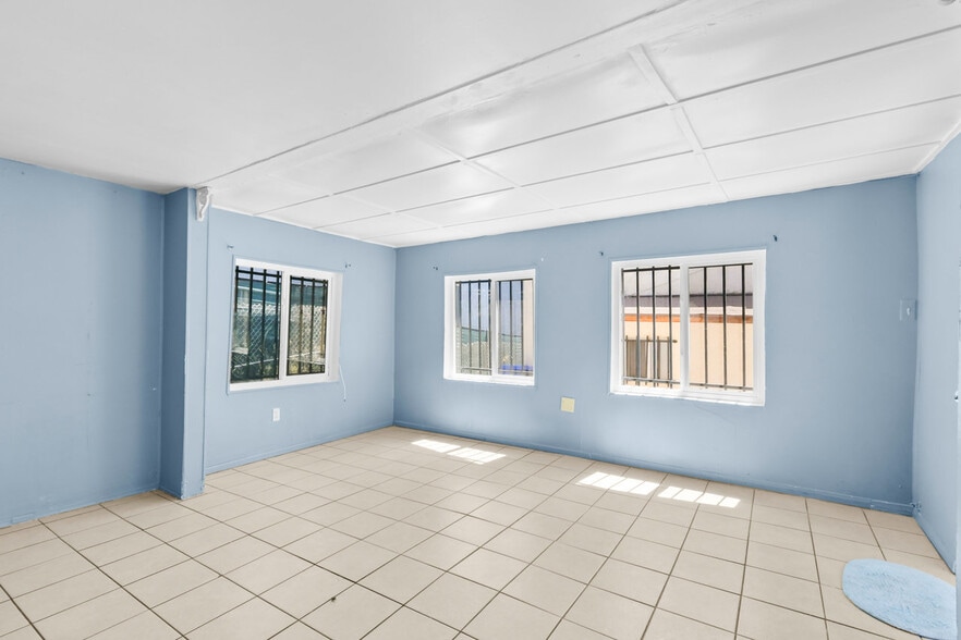 More Photos Of 3814 Acacia St, San Diego Auto Repair For Sale