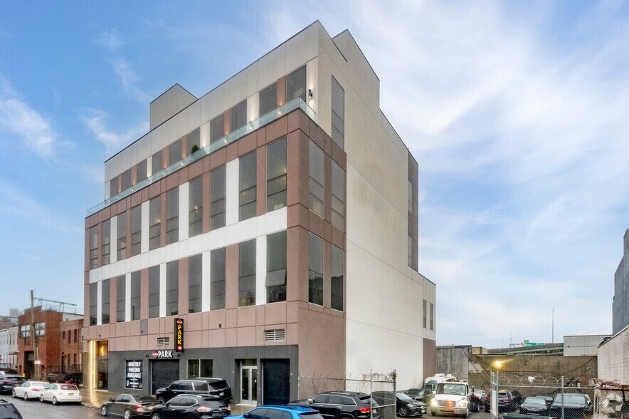 Primary Photo Of 84 14th St, Brooklyn Office For Lease
