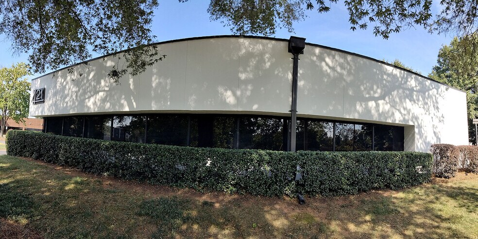 More Photos Of 421 Minuet Ln, Charlotte Office For Lease
