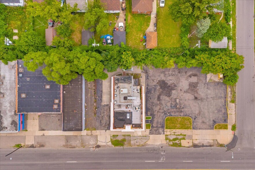 More Photos Of 12010 Greenfield Rd, Detroit General Retail For Sale