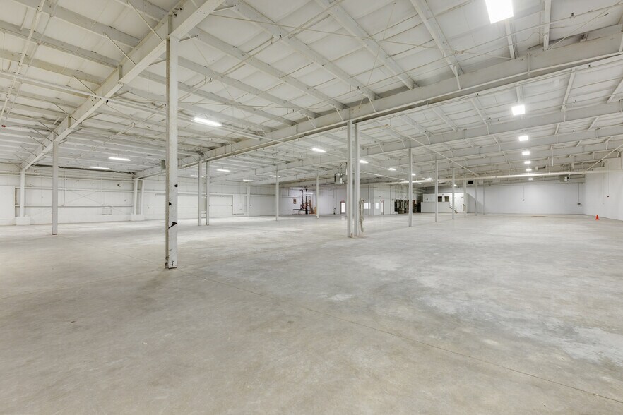 More Photos Of 175 Ward Hill Ave, Haverhill Warehouse For Lease