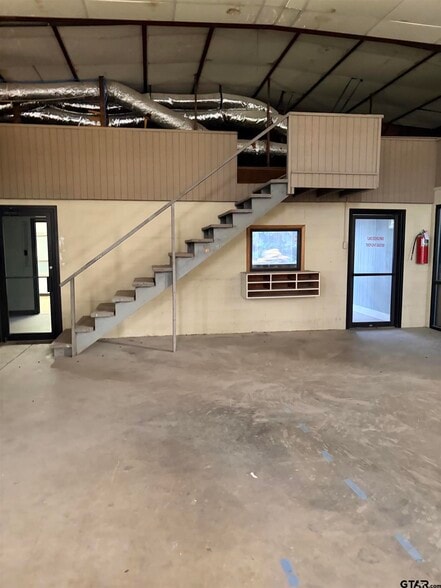 More Photos Of 2100 E Front St, Tyler Light Manufacturing For Lease