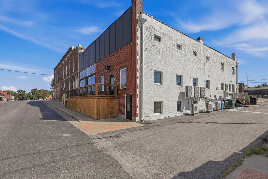 More Photos Of 204 S Broadway, Salisbury Specialty For Sale