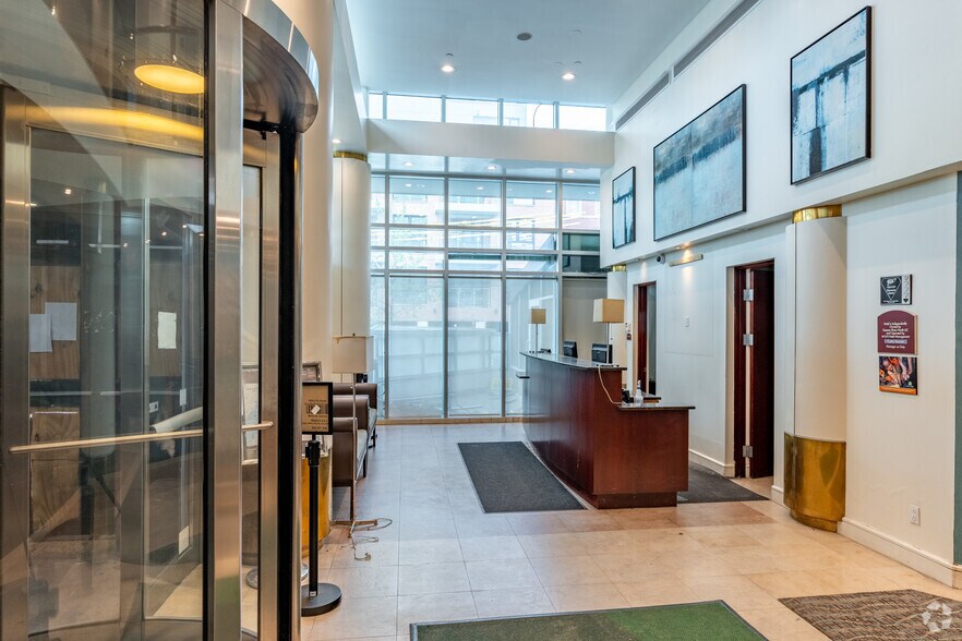 More Photos Of 39-05 29th St, Long Island City Hotel For Sale