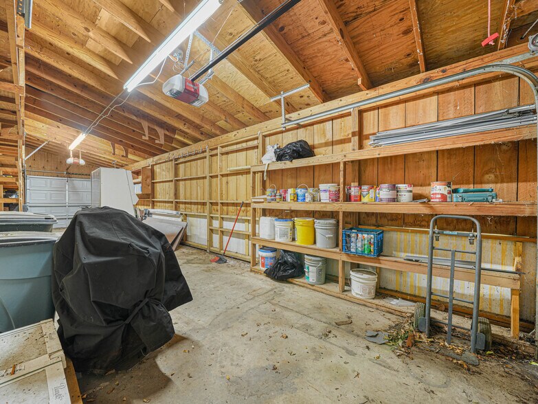 More Photos Of 112 N Poplar Ave, Sanford Mixed Retail For Lease
