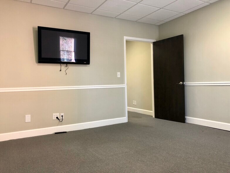 More Photos Of 2900 Chamblee Tucker Rd, Chamblee Office For Lease