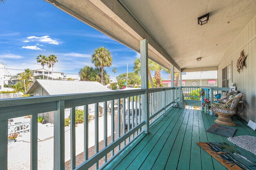 More Photos Of 1803 Gulf Blvd, Indian Rocks Beach Hotel For Sale