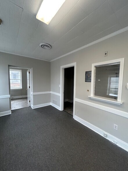 More Photos Of 424 N Chestnut St, Lumberton Office For Lease