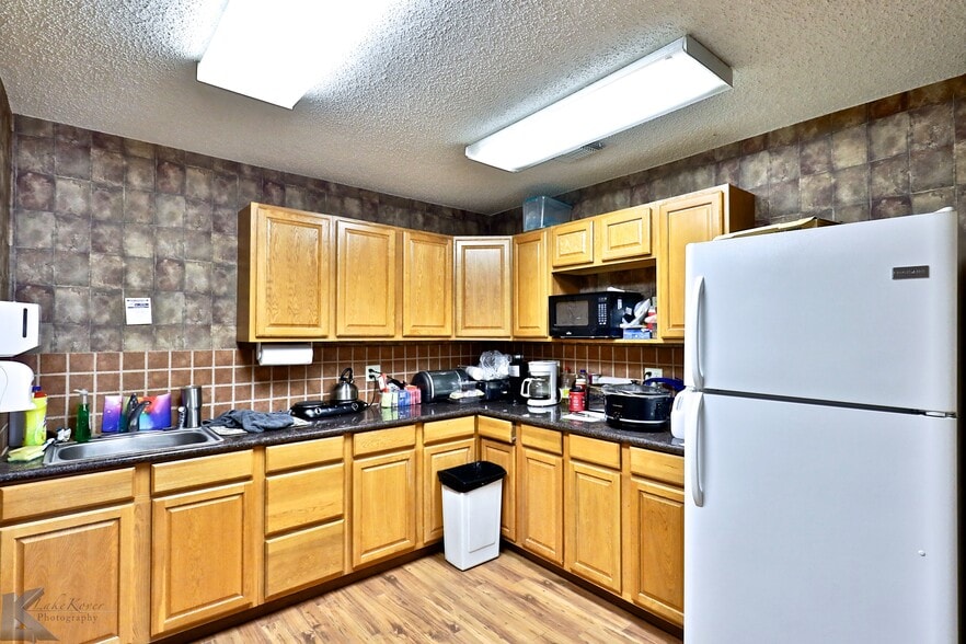 More Photos Of 3097 Brick Plant Rd, Snyder Manufacturing For Sale