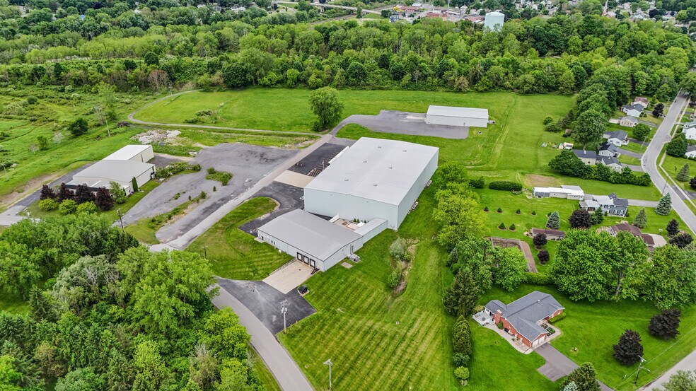 More Photos Of 80 Davis Pky, Clyde Warehouse For Sale