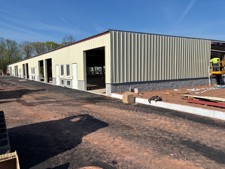 More Photos Of 130 Christopher Ln, Lower Salford Warehouse For Lease