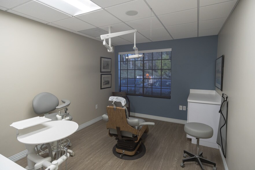 More Photos Of 15706-15708 Pomerado Rd, Poway Medical For Lease