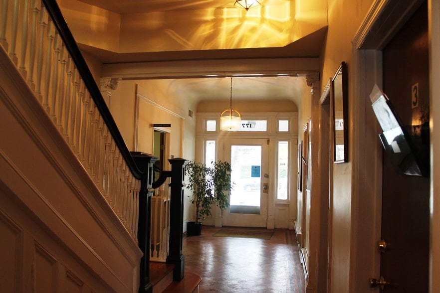 More Photos Of 177 Livingston Ave, New Brunswick Loft Creative Space For Lease