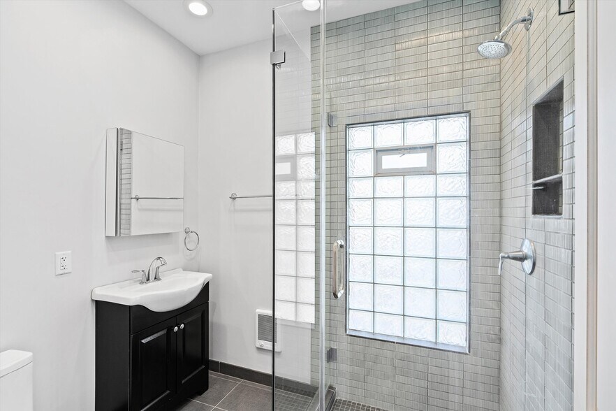 More Photos Of 124 W North Ave, Milwaukee Daycare Center For Sale