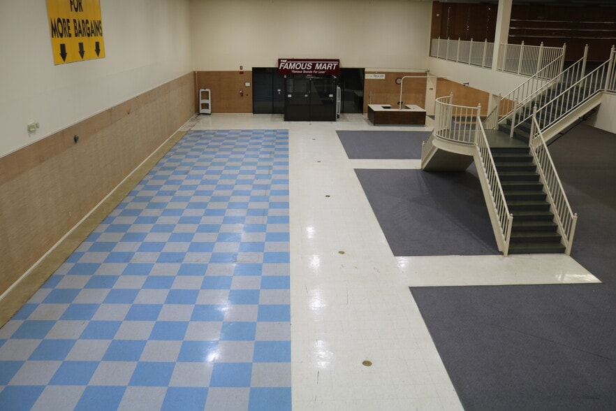 More Photos Of 6600 N Tryon St, Charlotte General Retail For Sale