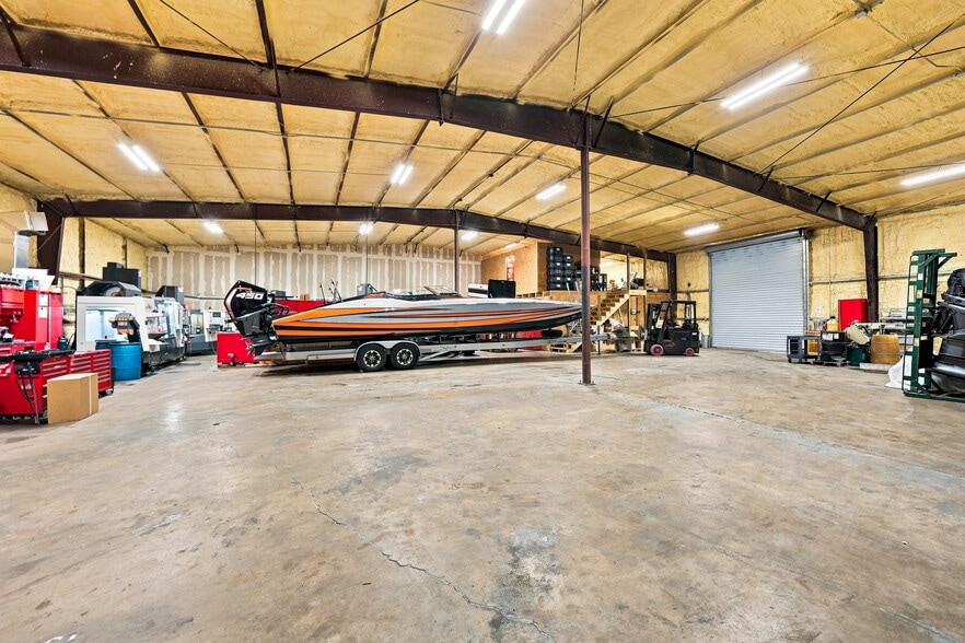 More Photos Of 3535 Dora St, Fort Myers Industrial For Sale