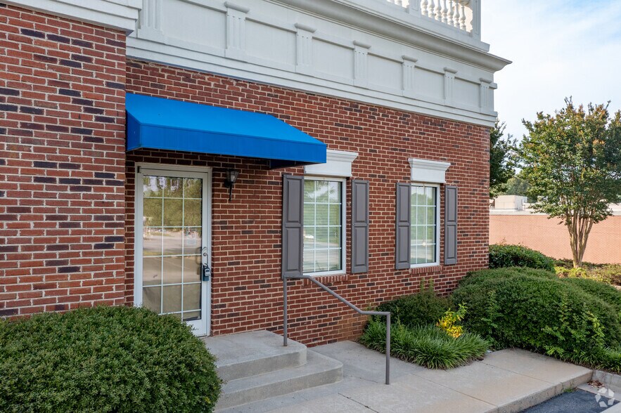 More Photos Of 3165 Maysville Rd, Commerce Bank For Sale