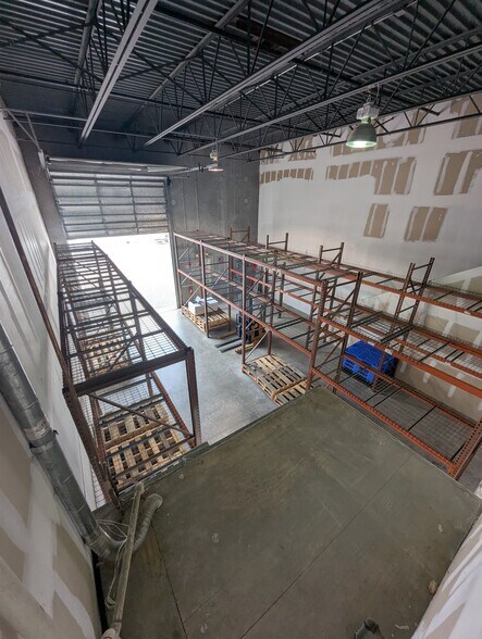 More Photos Of 585 NW Mercantile Pl, Port Saint Lucie Light Manufacturing For Sale