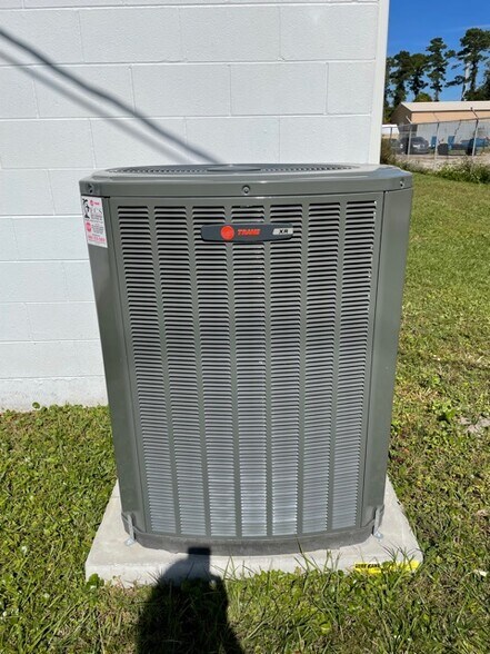 More Photos Of 1421 S 10th St, Fernandina Beach Freestanding For Sale