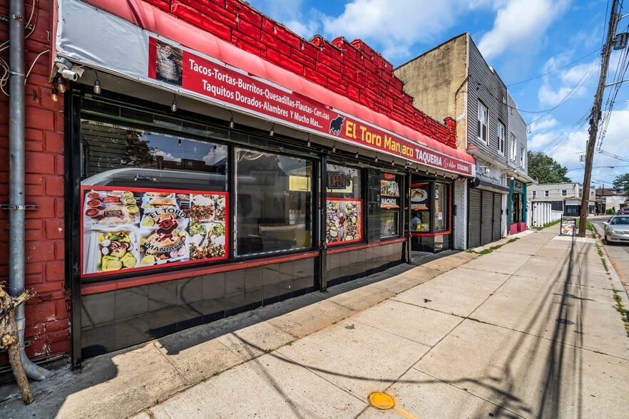 More Photos Of 1011 E 2nd St, Plainfield Storefront For Sale