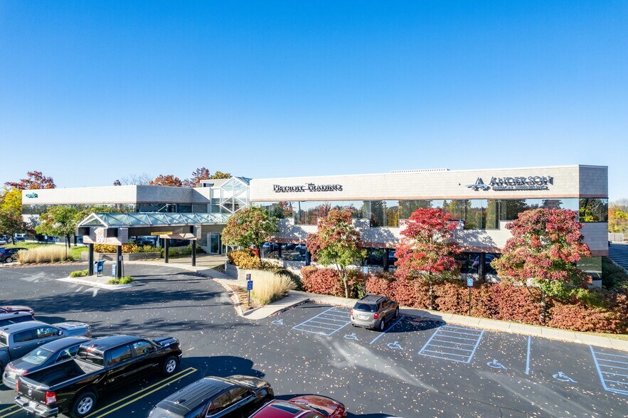 More Photos Of 691 N Squirrel Rd, Auburn Hills Office For Lease