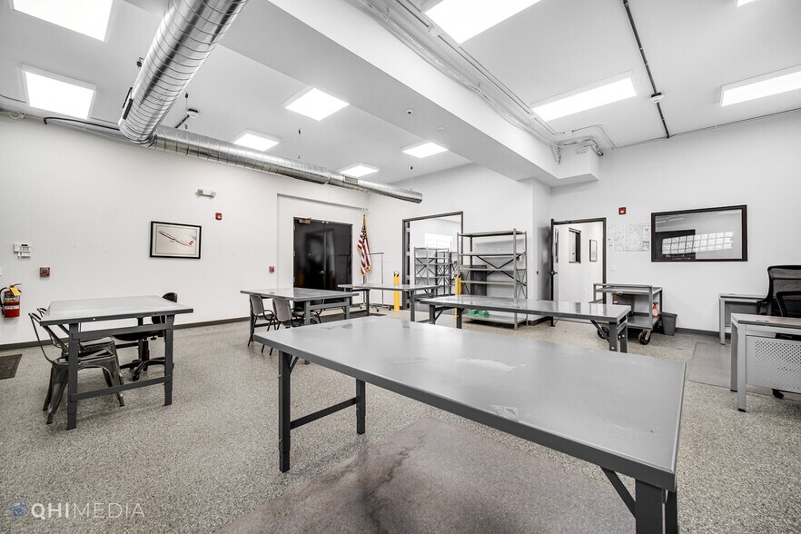 More Photos Of 9300 W Ogden Ave, Brookfield Office For Sale