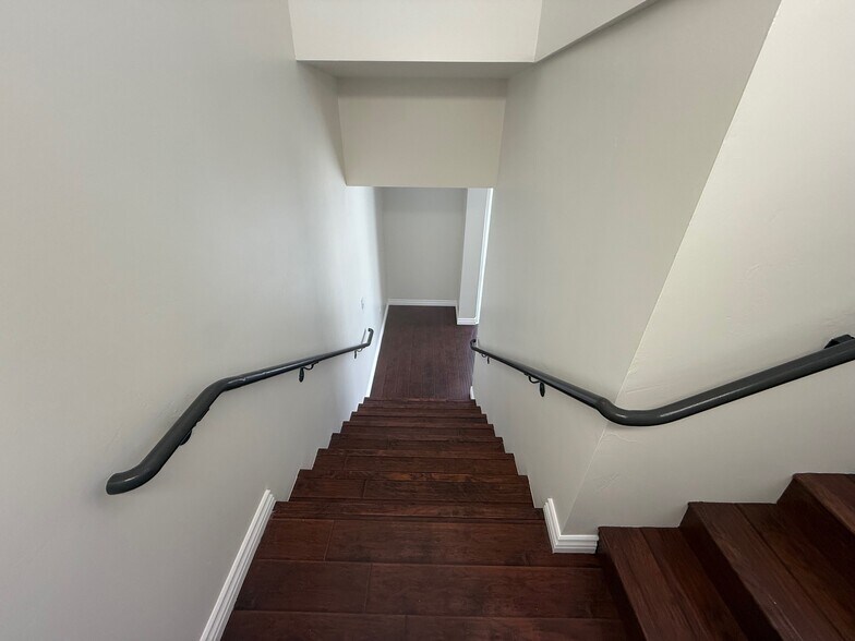 More Photos Of 28041 Smyth Dr, Valencia Light Manufacturing For Lease