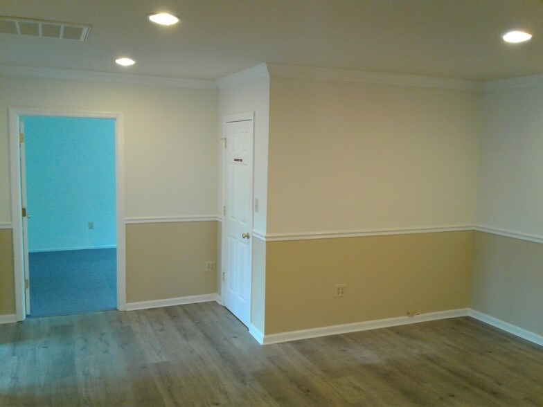More Photos Of 499 Marlboro Rd, Old Bridge Medical For Lease