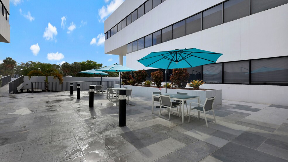 More Photos Of 14750 NW 77th Ct, Miami Lakes Office For Lease
