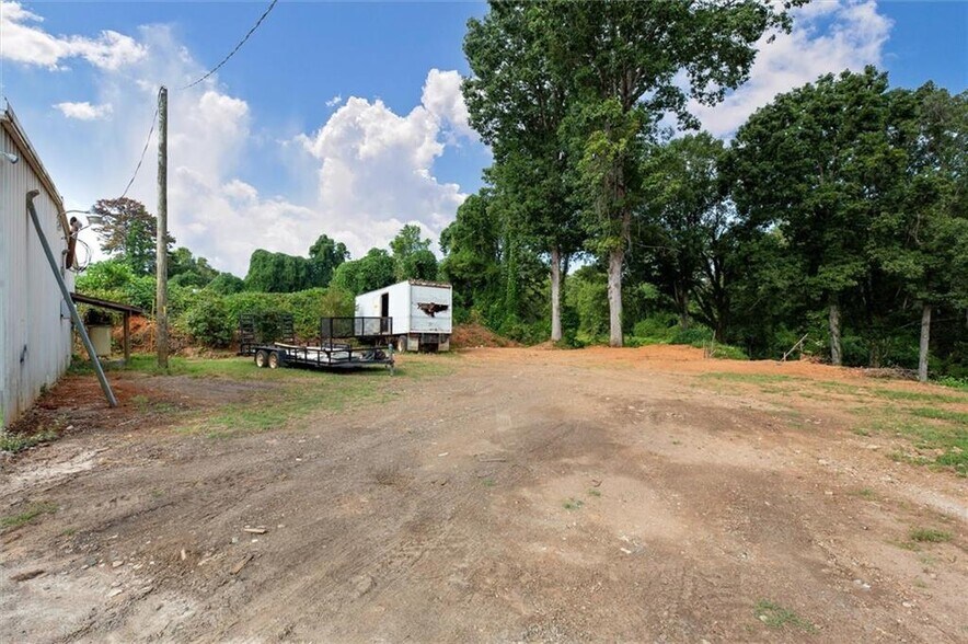 More Photos Of 306 US 123 Byp, Seneca Manufacturing For Lease