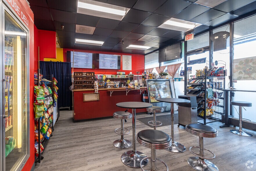 More Photos Of 6 Montgomery Village Ave, Gaithersburg Office For Lease