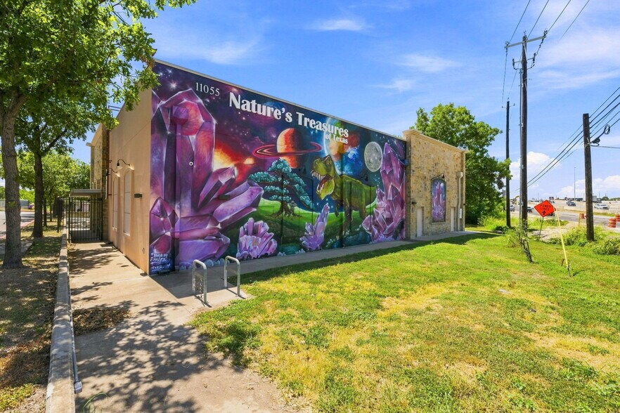 More Photos Of 11055 N IH-35, Austin Storefront For Lease