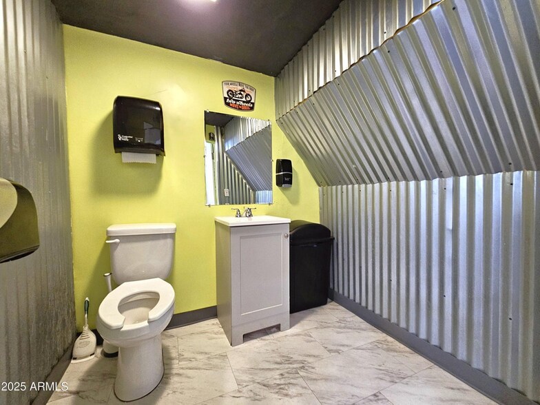 More Photos Of 105 Tombstone Cyn, Bisbee Restaurant For Sale