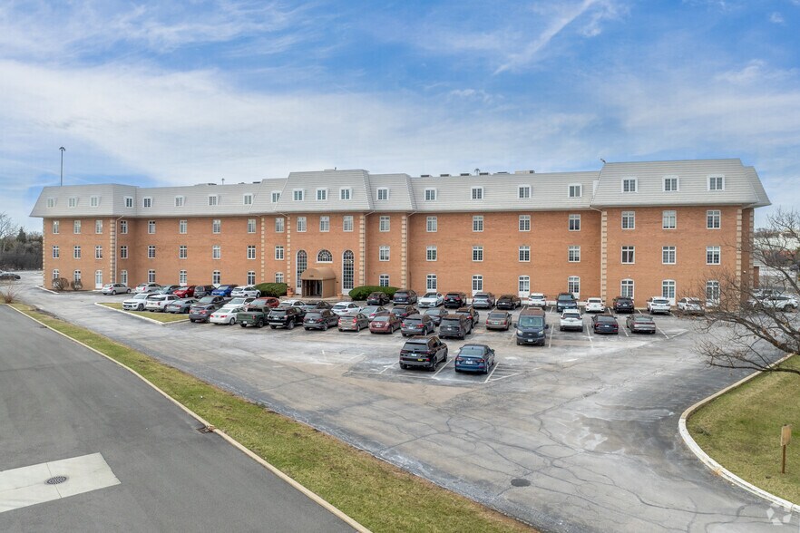 More Photos Of 188 Industrial Dr, Elmhurst Office For Lease