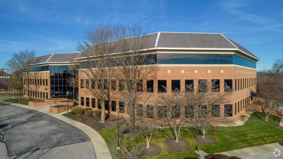 More Photos Of 8101 N High St, Columbus Office For Lease