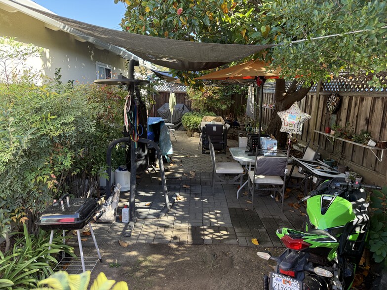 More Photos Of 1815 Woodland Ave, East Palo Alto Multifamily For Sale