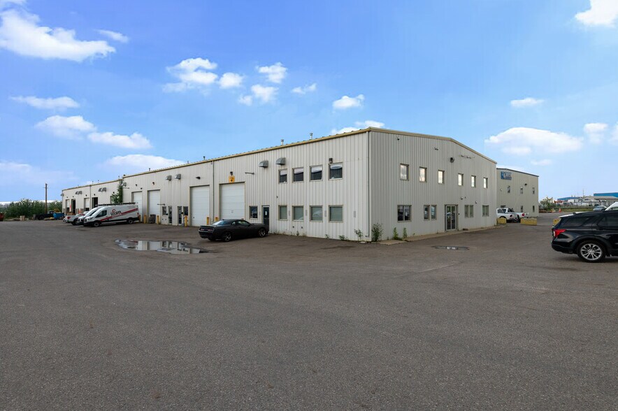 More Photos Of 191 MacKay Cres, Wood Buffalo Warehouse For Lease