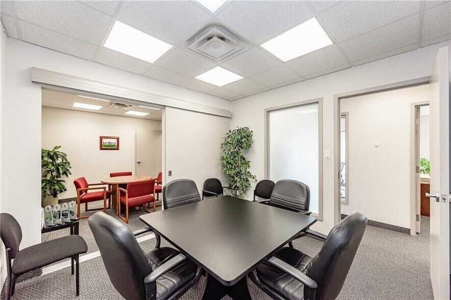 More Photos Of 2904 South Sheridan Way, Oakville Medical For Lease