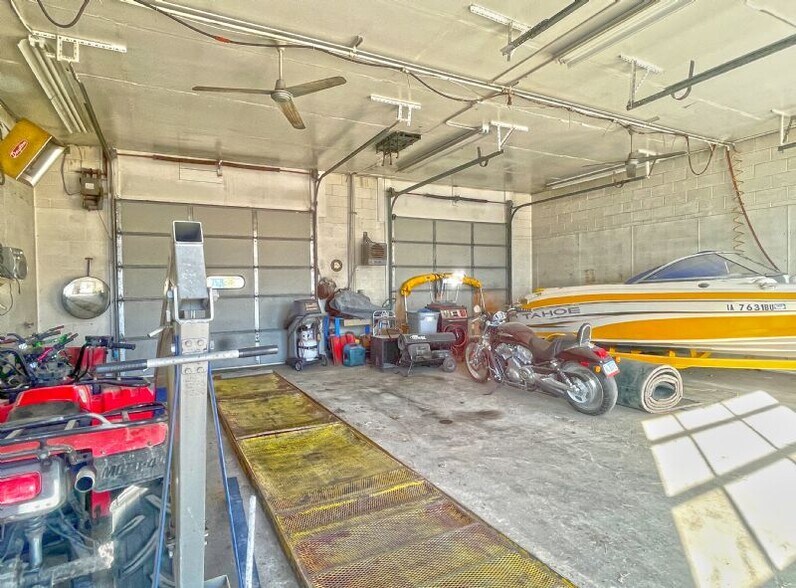 More Photos Of 1101 W Sheridan Ave, Shenandoah Auto Repair For Sale